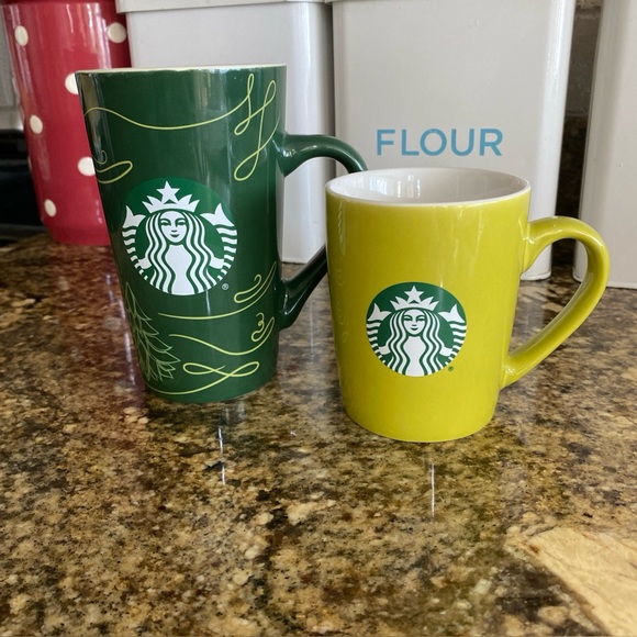 2 Starbucks Mugs 16oz & 10oz Holiday Christmas Coffee Tea Cup - Picture 1 of 6